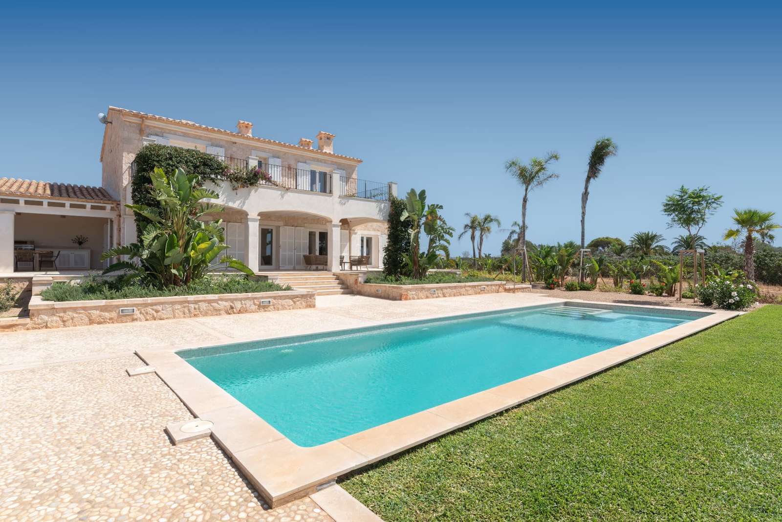 Pool mit Garten