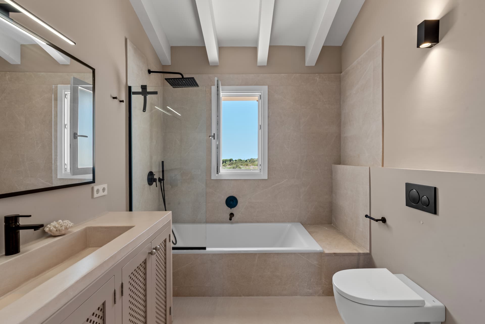 Badezimmer mit Wanne